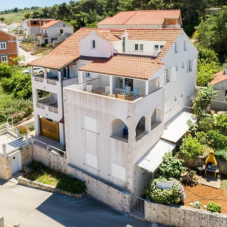 Sunset View - One Bedroom With Balcony And Sea View Apartment *