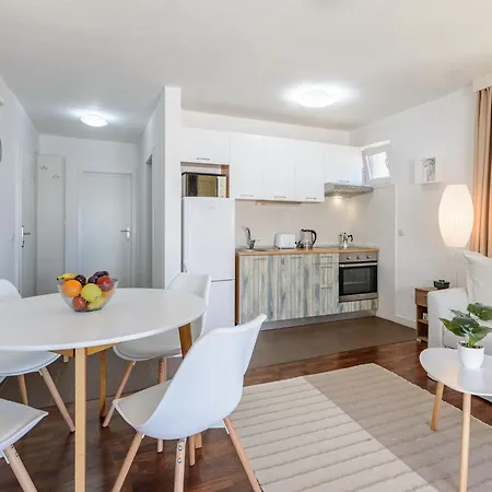 Sunset View - One Bedroom With Balcony And Sea View